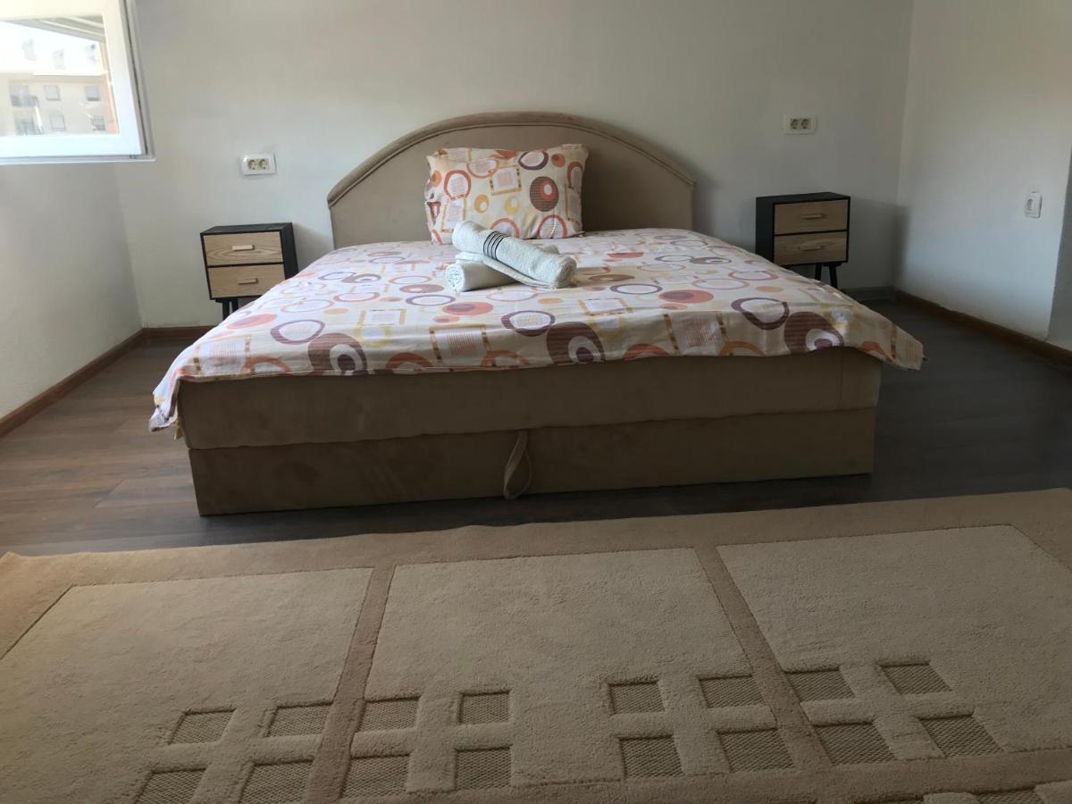 Apartment Old Town 포드고리차 외부 사진